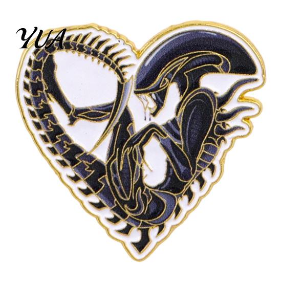 Zinc Alloy Jewelry Love Heart Aliens Badge Brooch, Shape Enamel Lapel Pin, Clothing Jacket Pin Accessories for Daily Wear Parties Dates, Gift
