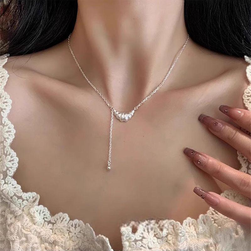 Elegant Pearl Necklace: Trendy, High-End Titanium Steel Clavicle Chain for Women