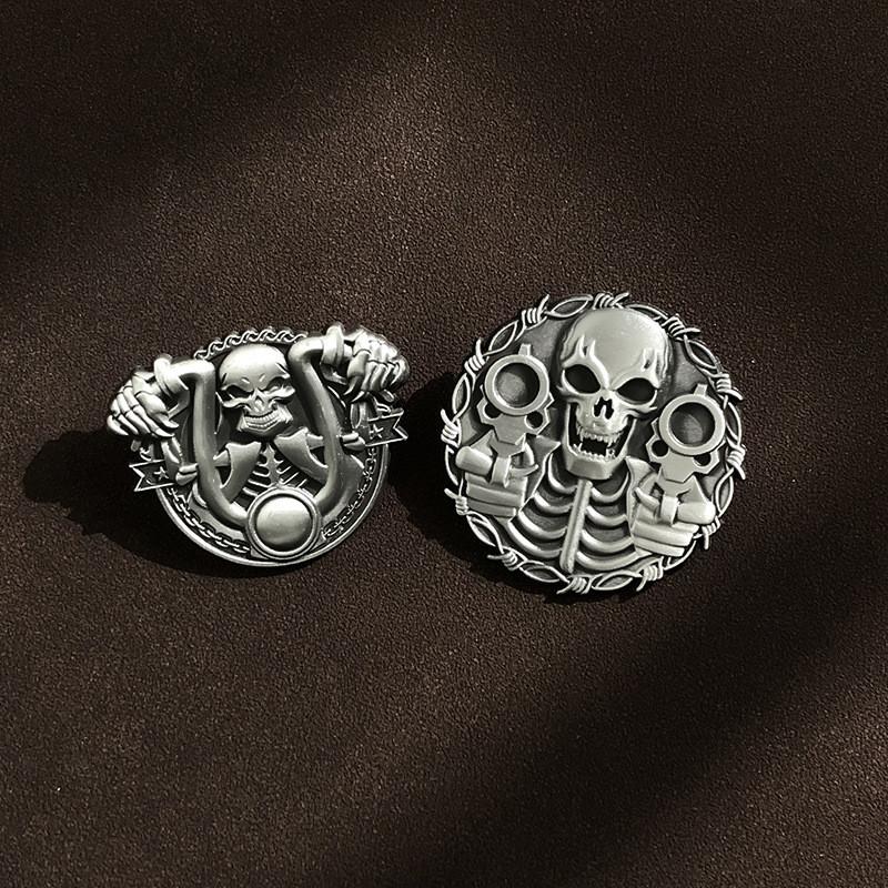 Stilvolle Tier- und geometrische Totenkopf-Brosche, perfekt für Halloween-Kostüme und Outfits