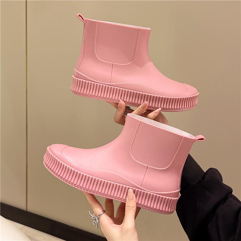 Rain shoes women's fashion outer wear overshoes lightweight waterproof rubber shoes new work non-slip adult short rain boots