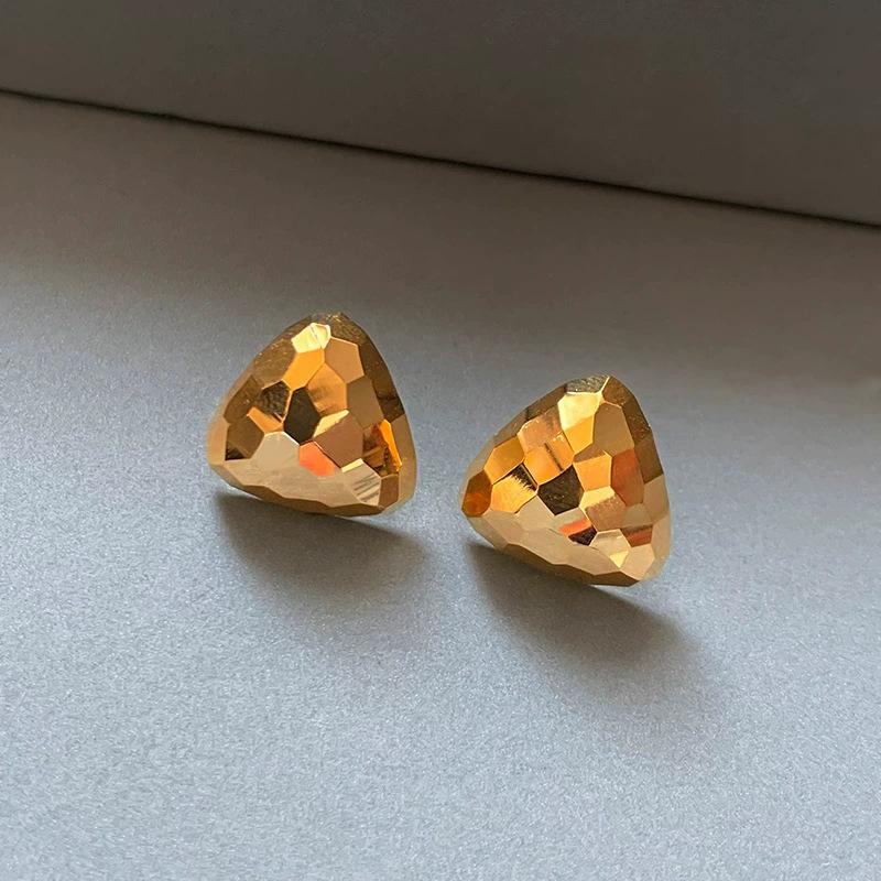 French sparkling metal multi-faceted triangular ear buckle women s niche design earrings light luxury high-end earrings
