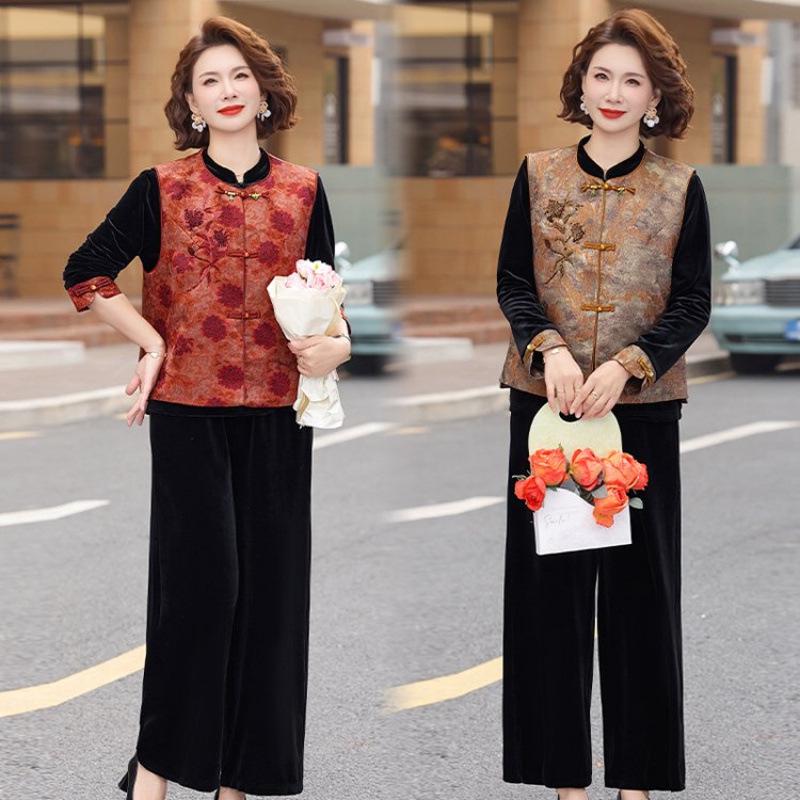 2026 Spring Collection: Elegant Sleeveless Vest Three-Piece Set for Middle-Aged and Elderly Women