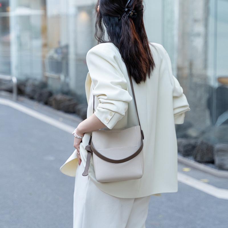 Top-grain Cowhide Hand-held Bucket Bag Lychee Bag Single-shoulder Versatile Large-capacity Crossbody Women's Bag