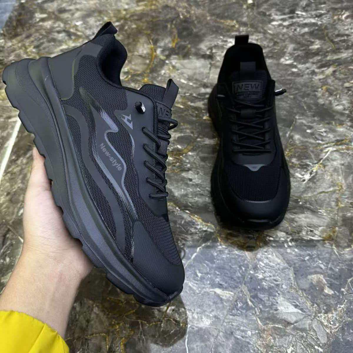 2026 Men s Comfortable Waterproof Leather Running Shoes, Thick Sole, Plus Size, Fashionable & Versatile Casual Sneakers Size 42