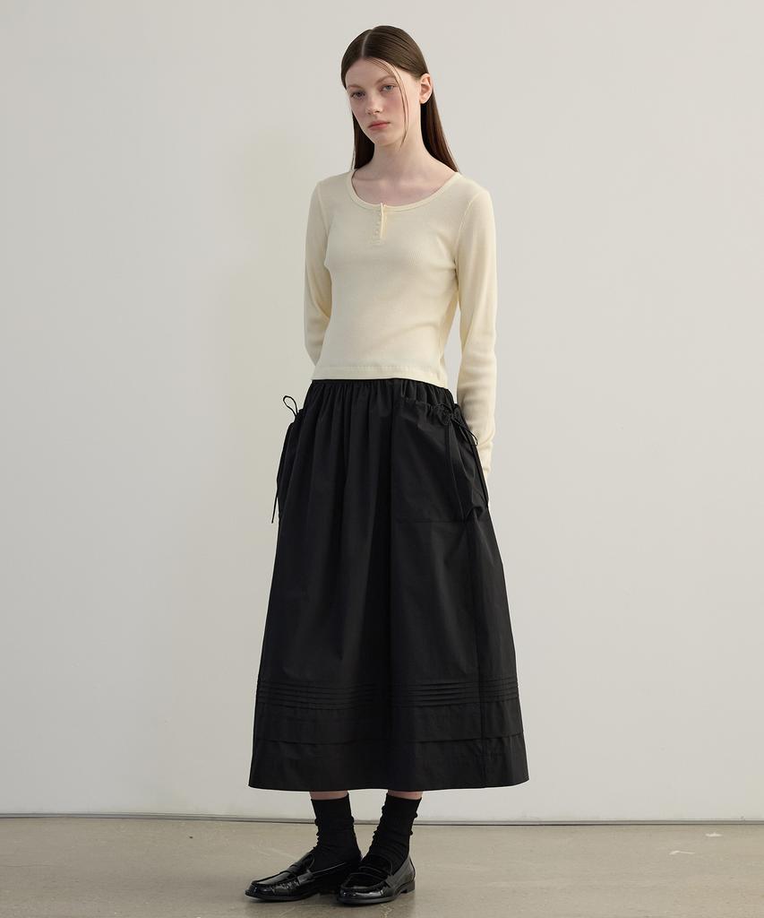Tudument Pintuck Flare Skirt Black