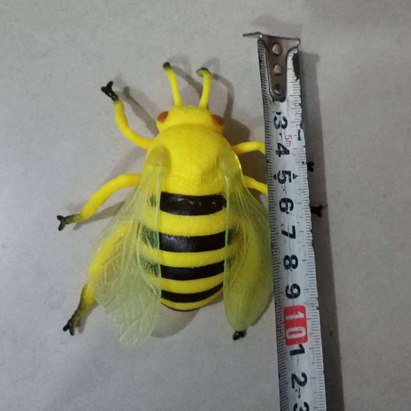 Gag Gift for Kids&Adults 6 Pieces Realistic Insect Kids Party Favor Toys Creative Supplies for Age 6+ Kids/Adults