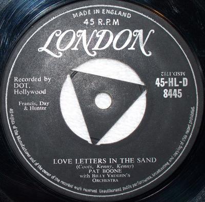 Disc de 7 inch PAT BOONE - Love Letters In The Sand 45HLD8445 London Records 1957 UK Pop Folosit
