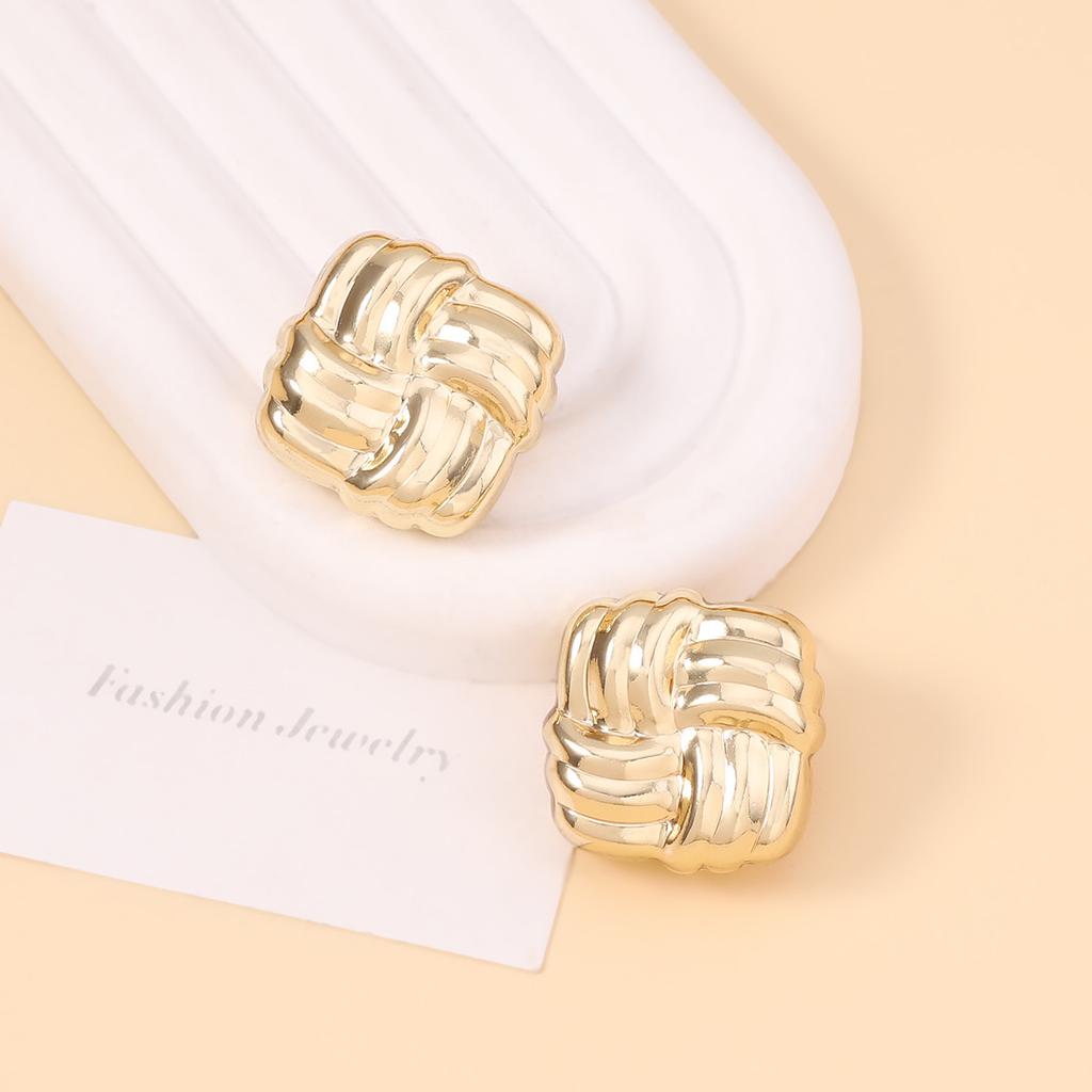 European and American retro high-end twist field grid design stud earrings, niche simple and versatile style