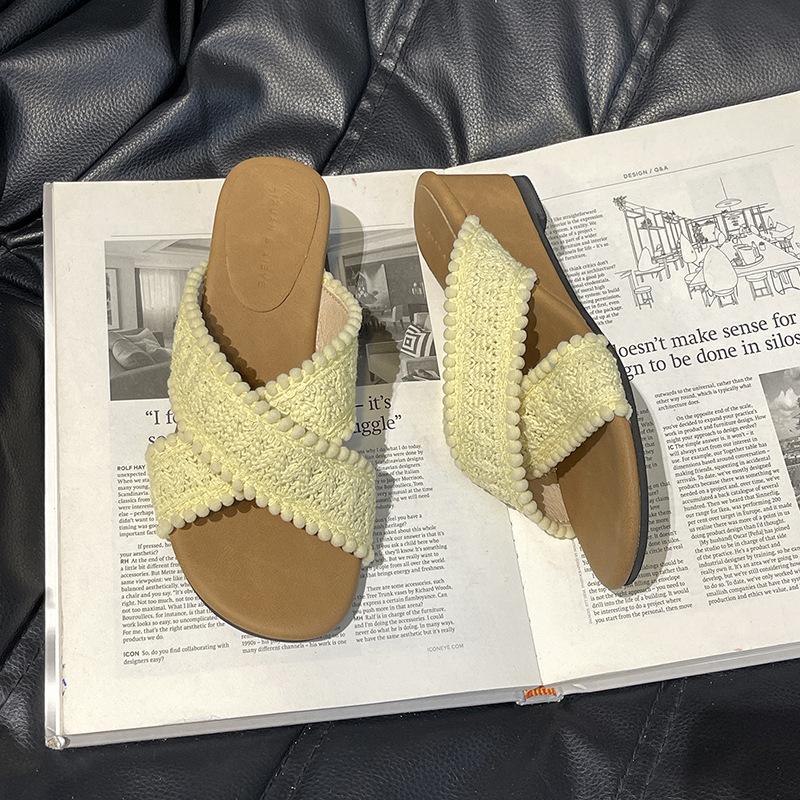 One-pedal Flat-bottomed Sandals Women's New Summer Outer Wear Casual Vacation Style Versatile Cross with Cool Slippers Tide