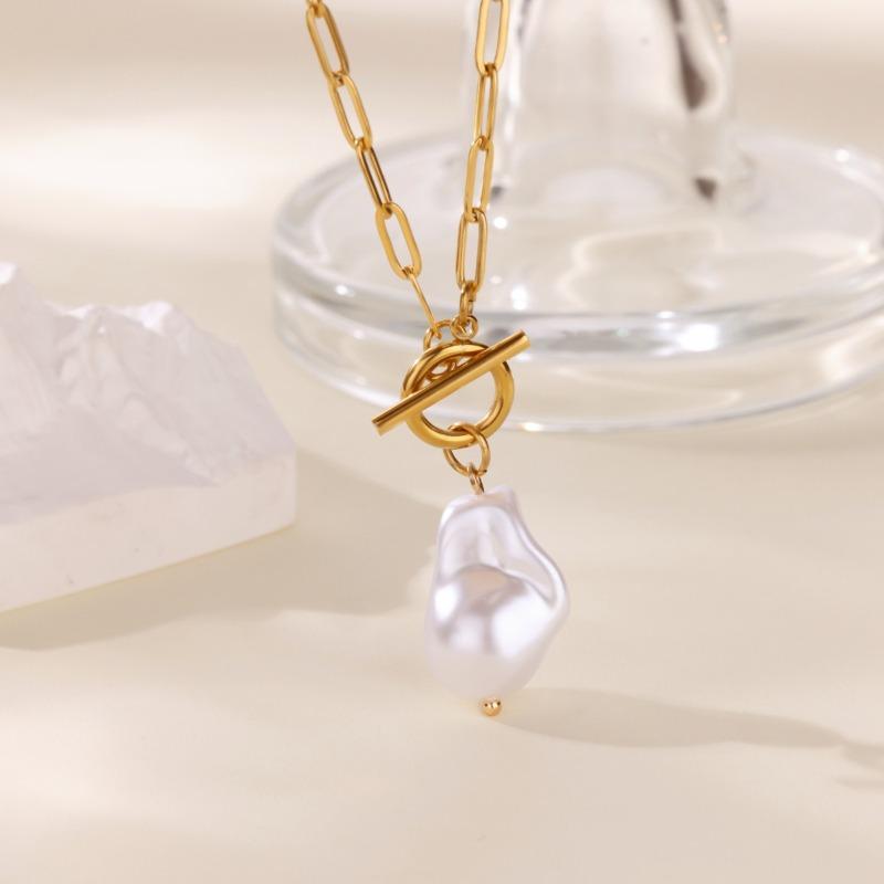 Love Geometric Hollow Versatile Stainless Steel Necklace Women's Design Necklace Light Luxury Pendant Collarbone Chain