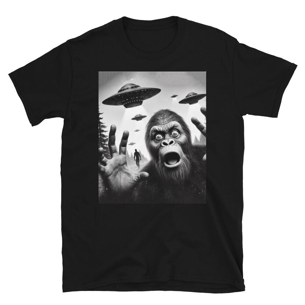 Bigfoot UFO Hilarious Bigfoot and Alien Funny Cryptid Unisex T-Shirt Unisex T-Shirt M