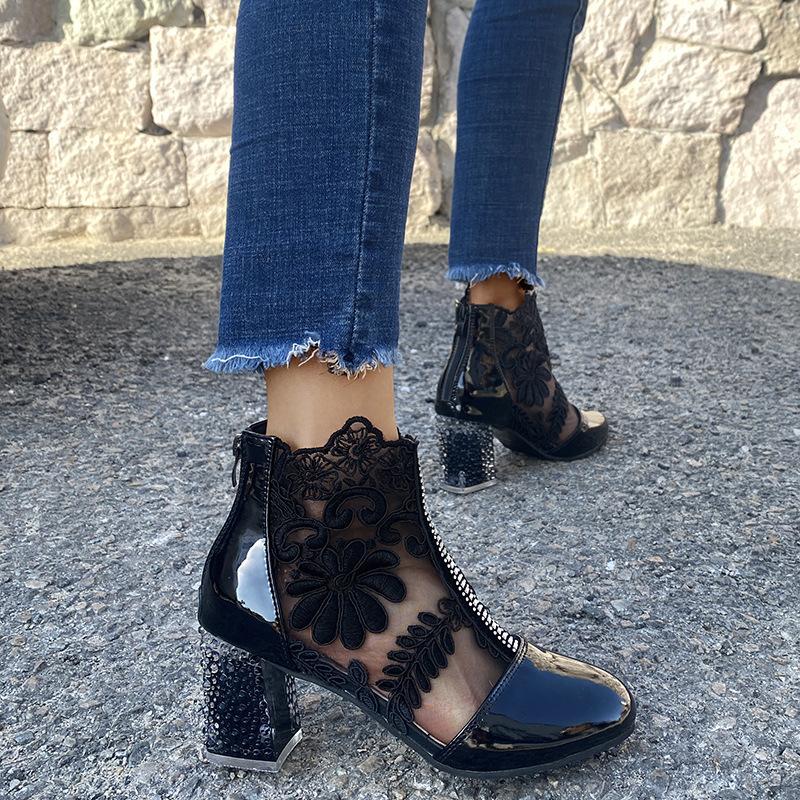 

Spring and summer new lace flower mesh women s cool boots crystal high heel bag head hollow Roman sandals women 43 чорний