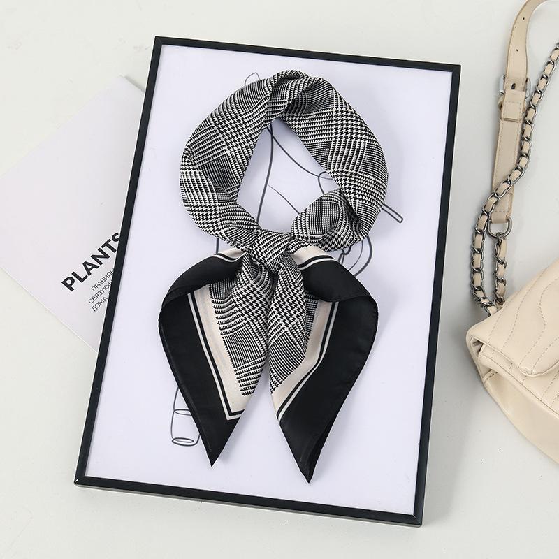 71 Flower polka dot simulation silk scarf neck small square scarf Korean atmosphere sunscreen scarf advanced sense