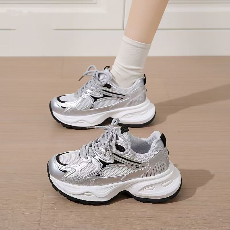 2025 New Ins Versatile Ultra-light Dad Shoes Women's Spring and Summer Little White Shoes Thick Soles Enhance the Value of Running Sports