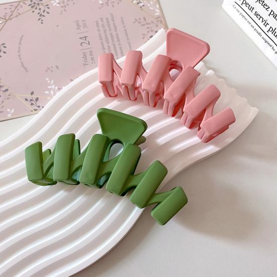 Head Clip Trendy Beautiful Strong Claw Large Size Eco-friendly Daily Styling Resin Solid Color Shark Clip Hair Accessories