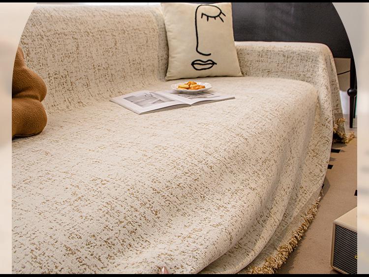 Prémiový potah na pohovku z žinylky: Univerzální deka pro celý rok 2024