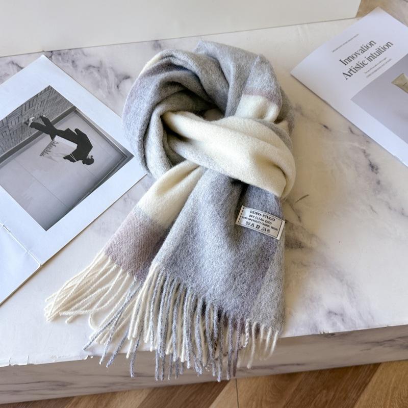 100% Sheep's Wool Scarf, Classic British Style, New Winter Arrival for Men & Women, Warm Neck Warmer