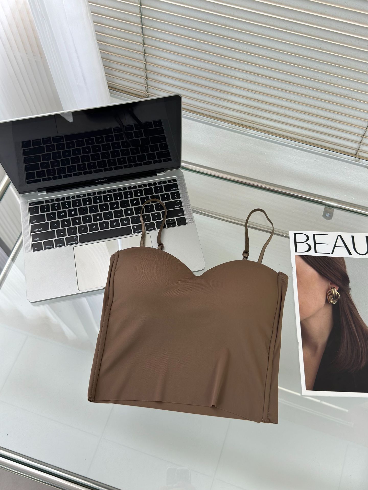 

Ice silk seamless large size fat mm versatile sling vest with chest pad inside and outside wear without steel ring sexy underwear women L темно-коричневого кольору
