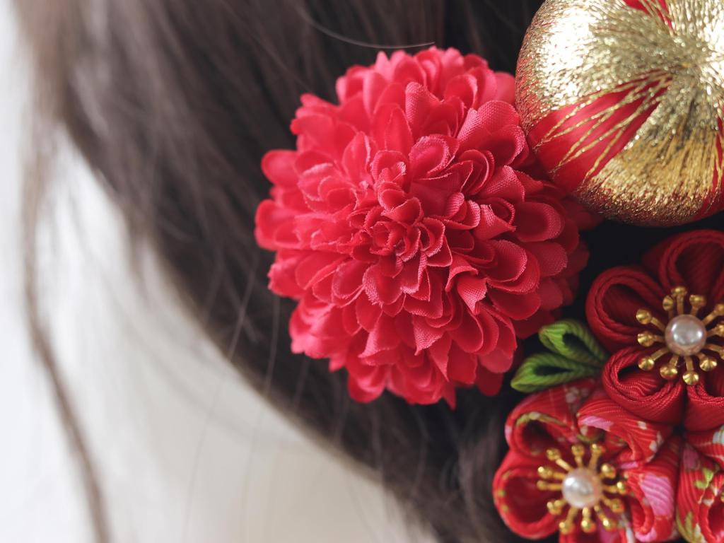 [Handmade by NANA] Hair Ornament, Tsumami Zaiku (traditional Japanese Fabric Flower Making), Japanese Ball, Ribbon, for Coming-of-Age Ceremony,