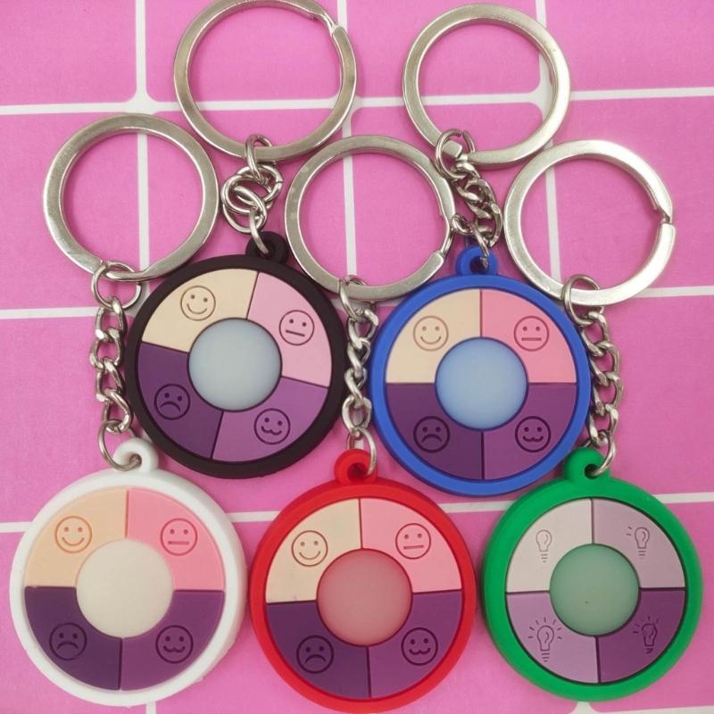 Color Changing UV Keychain for Outdoor Sports Measure UV Intensity with This Sunscreen Artifact Unique Gift for Friends