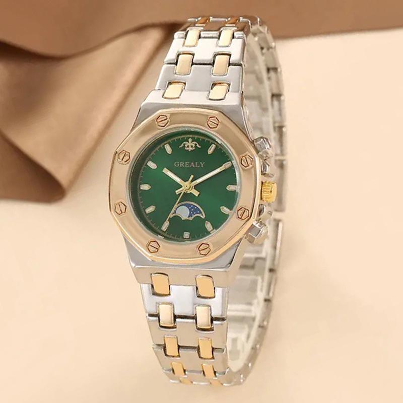 Women s Fashion Alloy Quartz Bracelet Watch