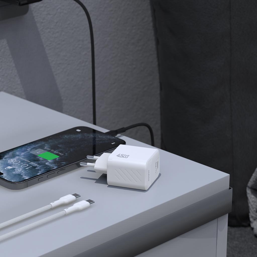 Ładowarka sieciowa GaN z kablem USB-C 45W - czarna