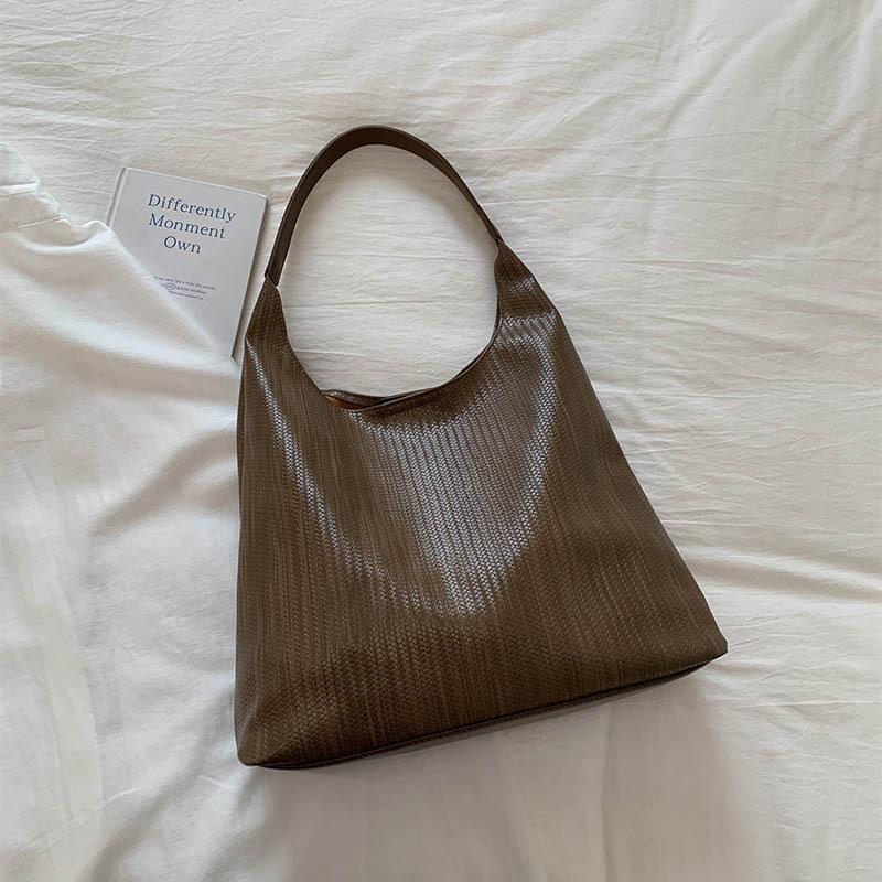 

Fashion foreign style fashionable tote bag women s 2025 autumn large-capacity casual solid color foreign style shoulder armpit bag