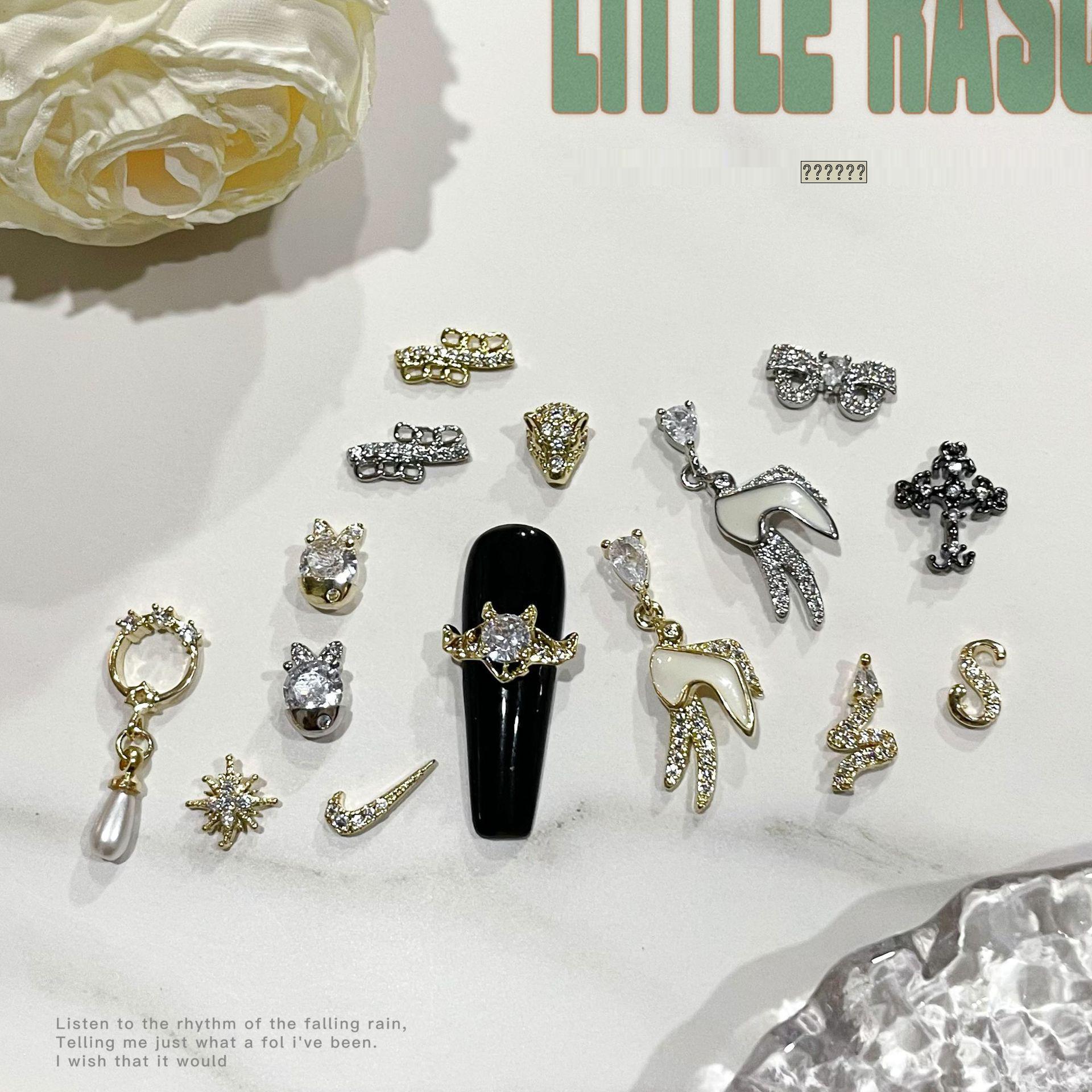 

Influencer 87 Rhinestone Bling Nails Art Accessories