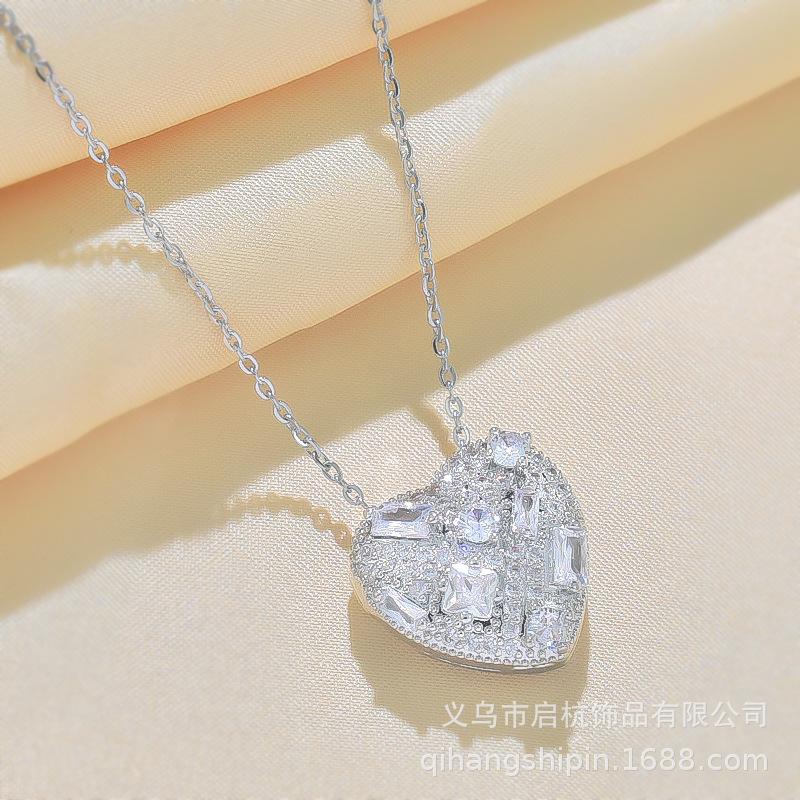 Love Necklace Women'S High Sense Of Simplicity Ol Temperament Heart-Shaped Diamond Pendant Clavicle Chain