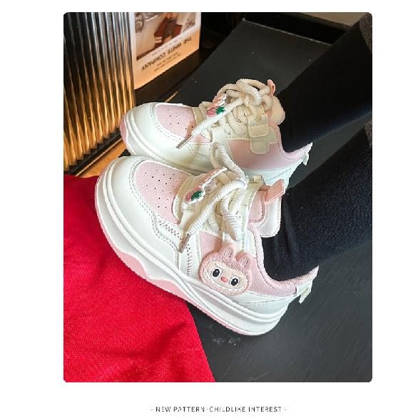 Kinder Sportschuhe Mädchen Board Schuhe Neu Frühling und Herbst Weiche Sohle Cartoon Weiße Schuhe Rutschfest Atmungsaktiv Freizeitschuhe
