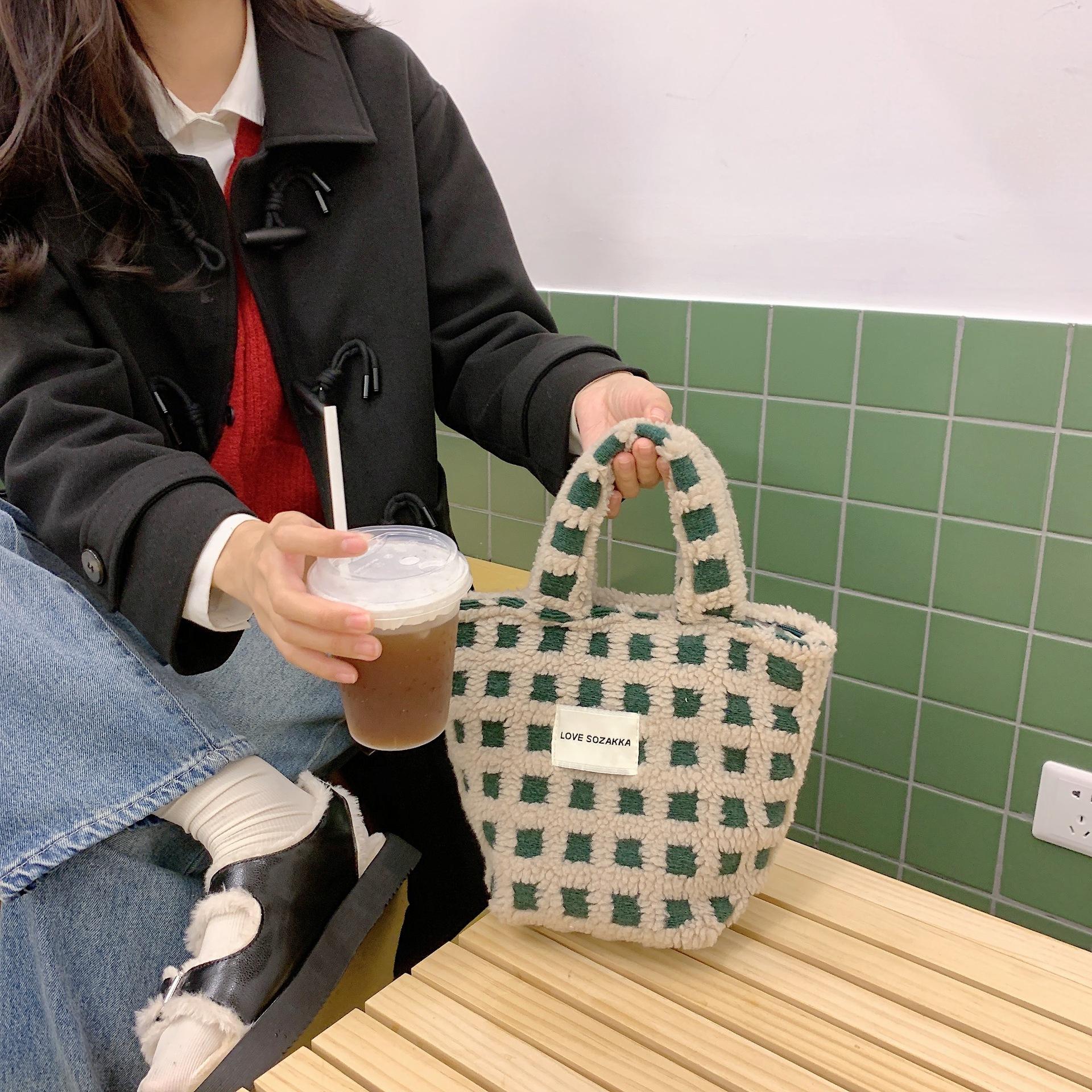 Осень-зима овечья шерсть вафельная милая ручная большая сумка женская портативная сумка — фото 12