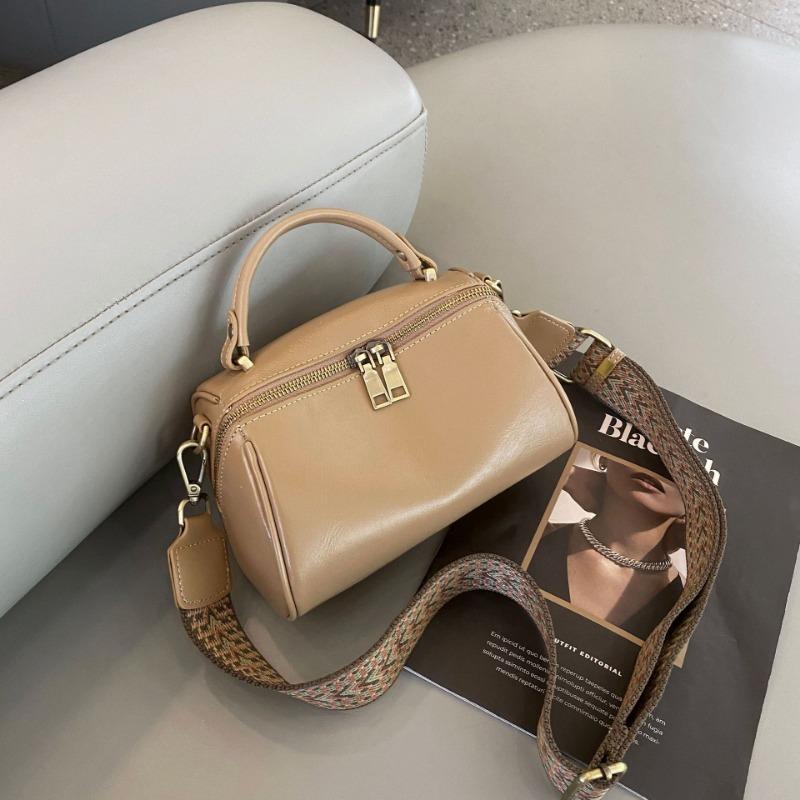 

Женская сумка на одно плечо через плечо абрикосовый