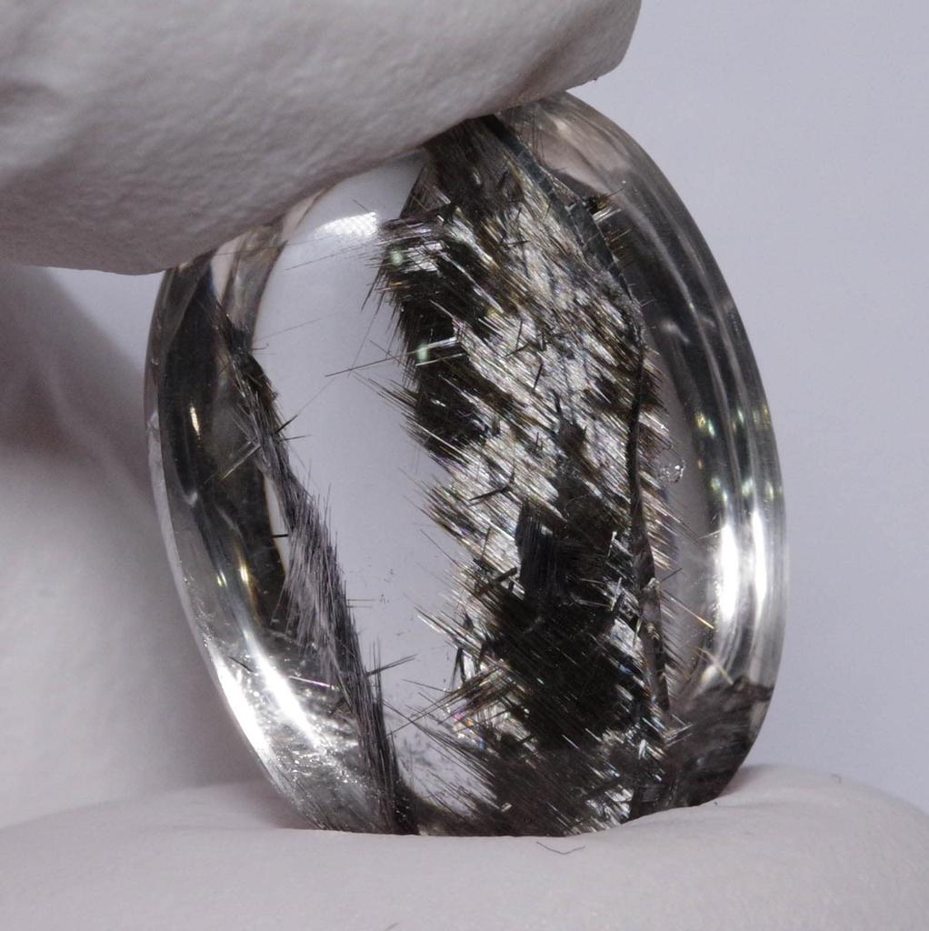 Stone Natural Mineral Rutile in Quartz Inclusion 19x14x9mm [N2 Natural] (Rutilated Quartz) / (5 "One-of-a-kind" Approx. 19.1ct, Origin Brazil)
