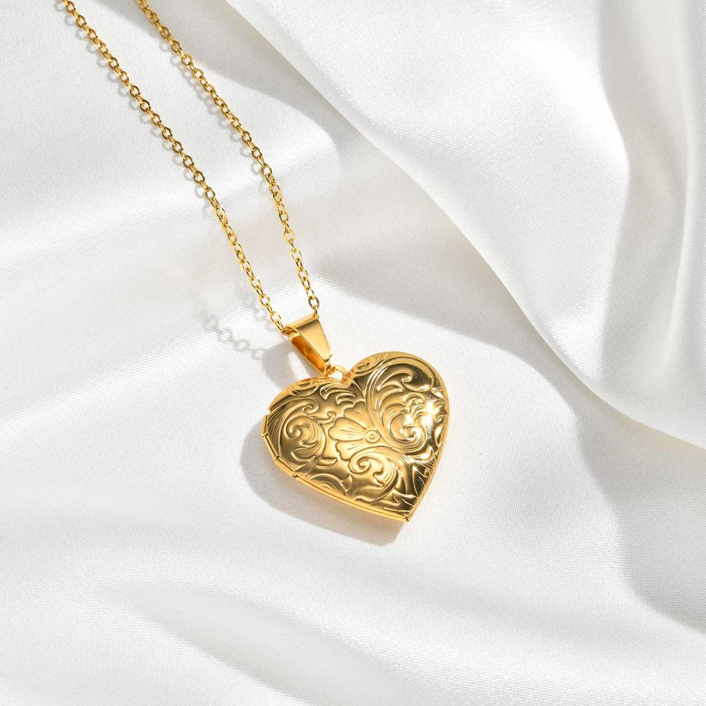 Romantic Heart Locket Pendant for Women Stainless Steel Photo Frame Openable Necklace Heart Chain Necklaces Charm Jewelry Gift