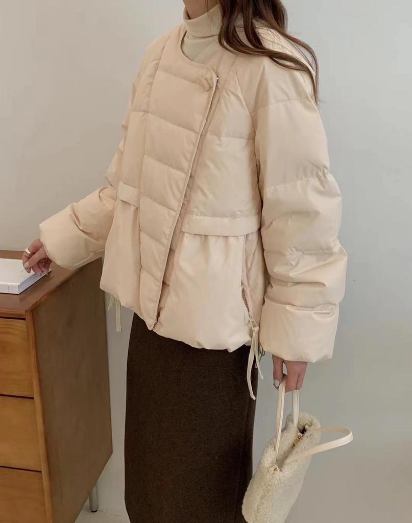 Korean down jacket women's short winter new small design sense fashionable white duck down crew neck jacket tide