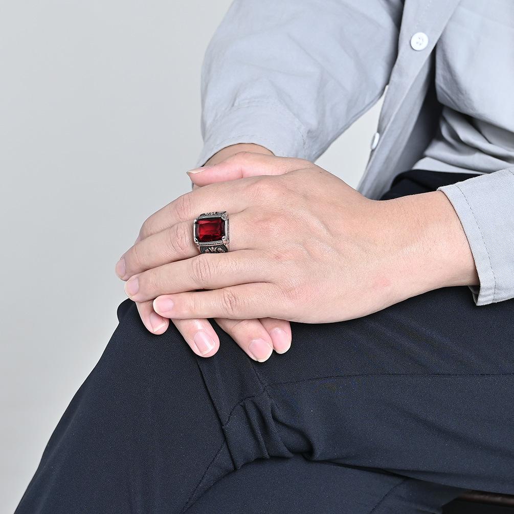 Vintage Tulip Men's Ring Stainless Steel Thumb Ring with Inlaid Glass Gemstone Retro Aesthetic Jewelry for Him