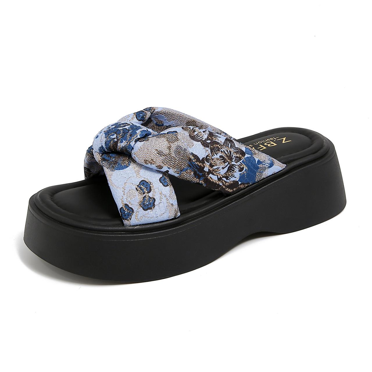 

National style cross with cool slippers female outer wear 2025 summer new fairy style with skirt thick bottom beach one-word drag girl 40