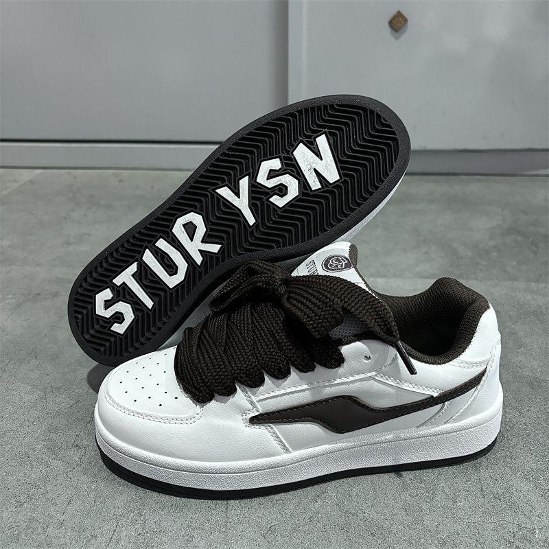 Korean version of student leisure niche design sense board shoes tide 2025 new Harajuku port style flat bottom street shooting sports shoes women