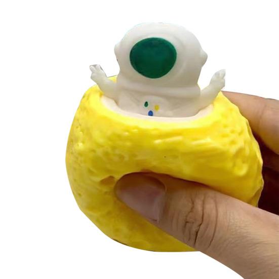 Popping Astronaut Moon Squeeze Toy Stress Relief Popping Spaceman Moon Toy Anti-Anxiety Stress Ball Portable Students Office Worker Desk Toy