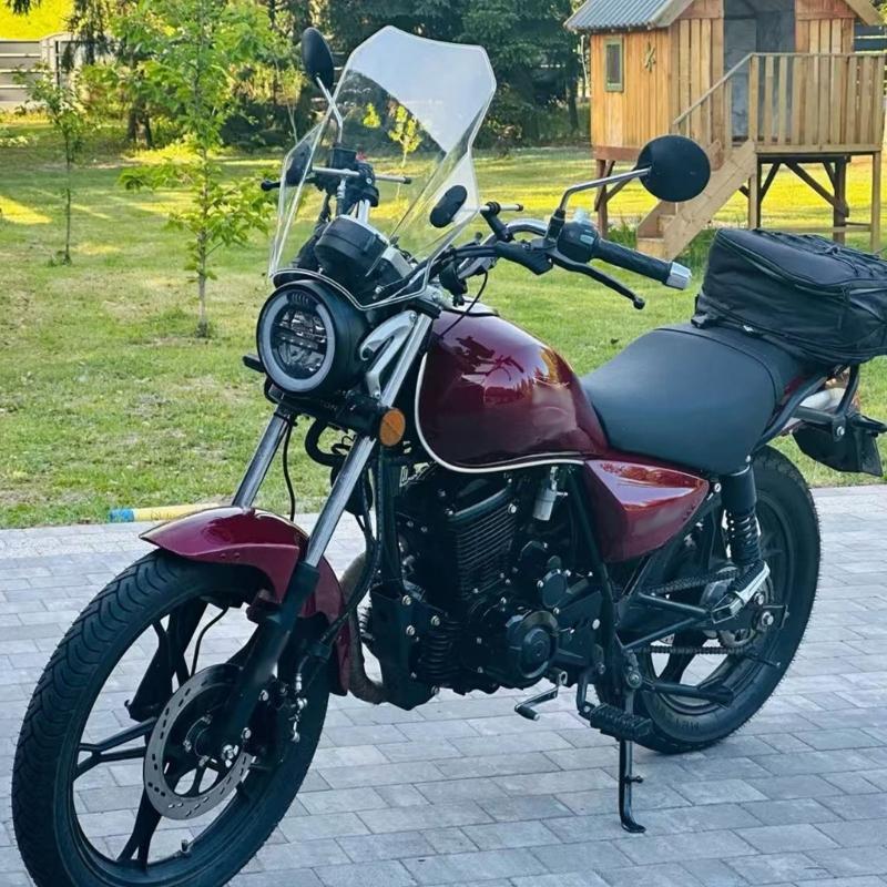 Motorcycle Windshield PC Metal Construction Universal Fitment Wind Noise Reduction Ergonomic Design Easy Assembly