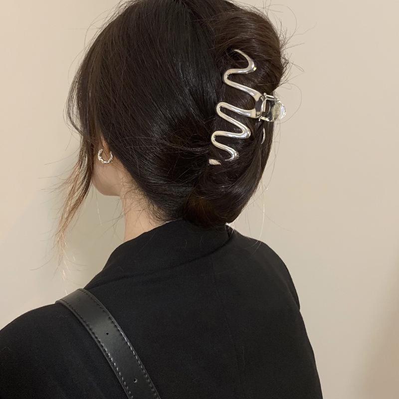 

1 шт. модные серебряные металлические заколки-крабы в виде змеи для женщин и девочек, нестандартные большие заколки для волос, аксессуары для укладки волос