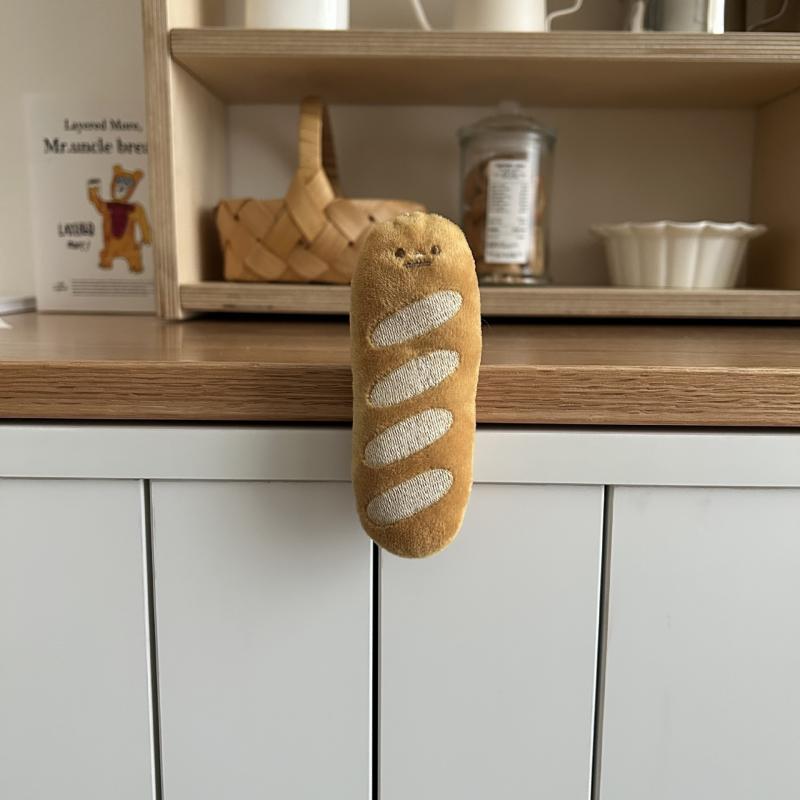 Bread Plush Keychain, Cute Cartoon Plush Toy, Brooch Pin Embroidery Keychain Fridge Magnet, Adorable Bread Keychain