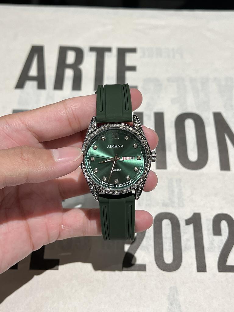 elegant silicone band watch for unisex