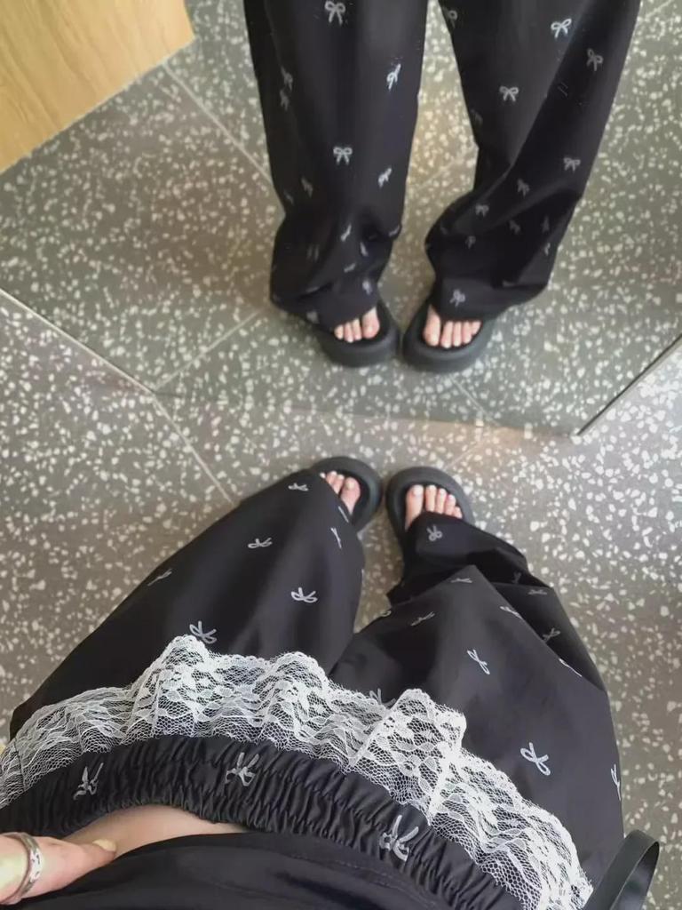 Pantaloni casual cu talie înaltă și picior larg pentru femei cu inserții de dantelă - Colecția Vară/Toamnă 2024