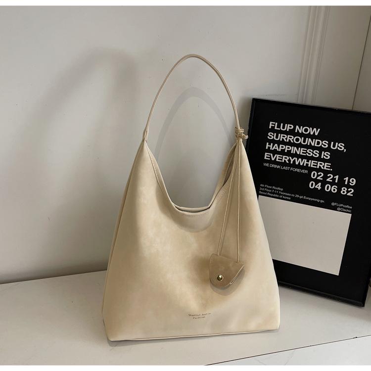 2025 Autumn/Winter Versatile Work Commute Shoulder Bag & Trendy Underarm Bucket Handbag