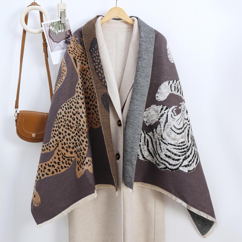 Doppelseitiger Damen-Winter-Snood mit Tuschemalerei: Imitationskaschmirschal für klimatisierte Räume.