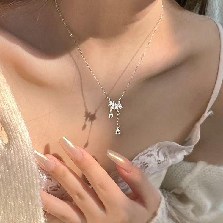 Zircon Star Lily Tassel Necklace: Women's Light Luxury Floral Clavicle Chain