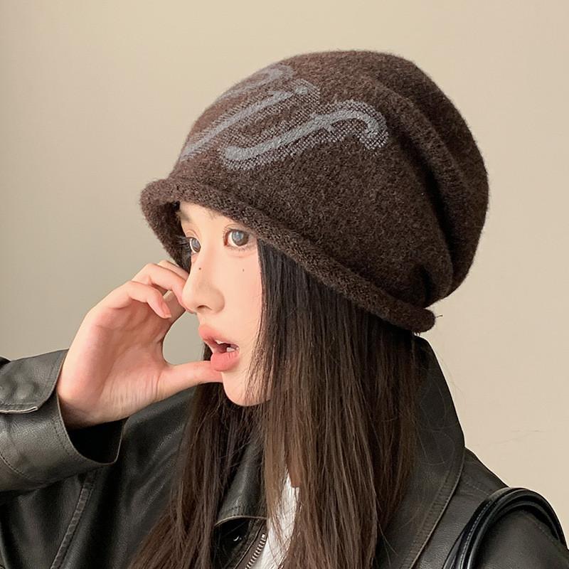 Vintage Knit Cap For Women With Breathable Polyester Material And Fashionable Style For Cold Seasons кофейный