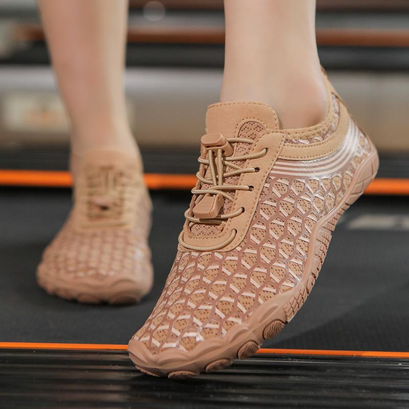 

New outdoor swimming wading shoes men s and women s surfing shoes creek walking beach shoes barefoot shoes five-finger shoes hiking shoes 46 коричневий