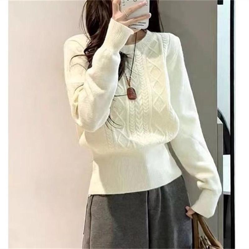 Korean Minimalist Round Neck Cable Knit Sweater for Women - Slimming Waist-Cinch, Autumn/Winter Versatile Short Top